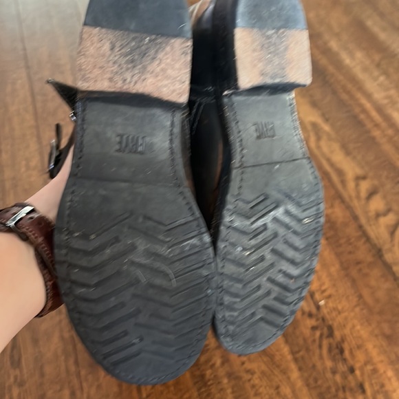 Distressed Frye - Veronica - boots. Just a little too small for me! - Picture 6 of 6